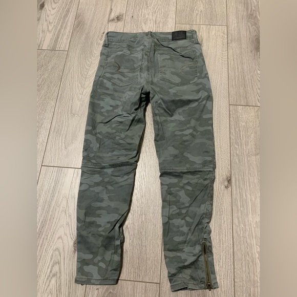American Eagle high rise cropped jegging size 2 short camouflage print - Picture 7 of 9